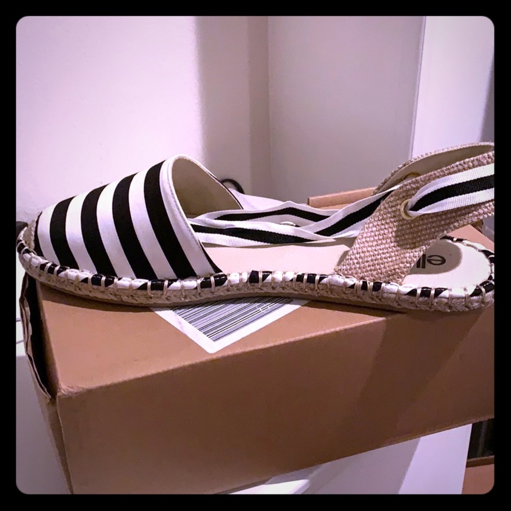 Ellos sandals